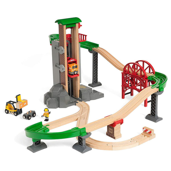 BRIO - Lift and Load Warehouse Set 32 Pieces