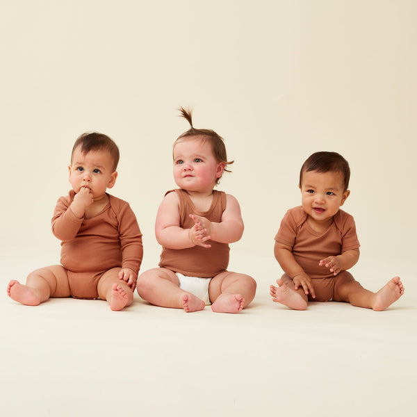 ergoPouch - Bodywear Long Sleeve Bodysuit 0.2 Tog - Chestnut-Panda Kids and Baby