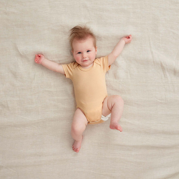 ergoPouch - Bodywear Short Sleeve Bodysuit 0.2 Tog - Wheat-Panda Kids and Baby