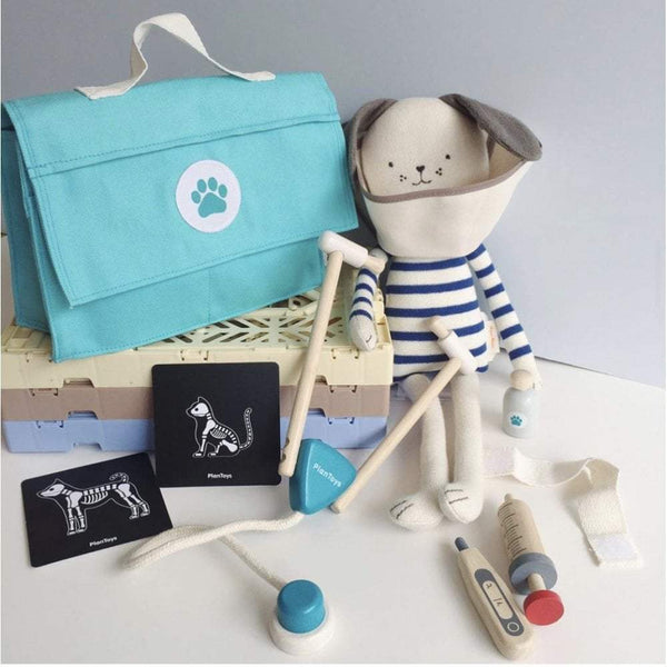 PlanToys - Vet Set - PT3490-Panda Kids and Baby