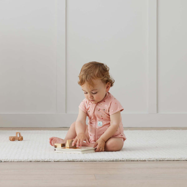 ergoPouch - Short Sleeve Layer - 0.2TOG - Daisies-Panda Kids and Baby